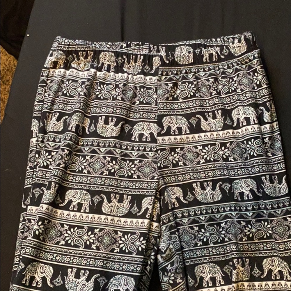 Elephant flared leggings